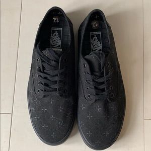 Brand new/never worn black Vans
